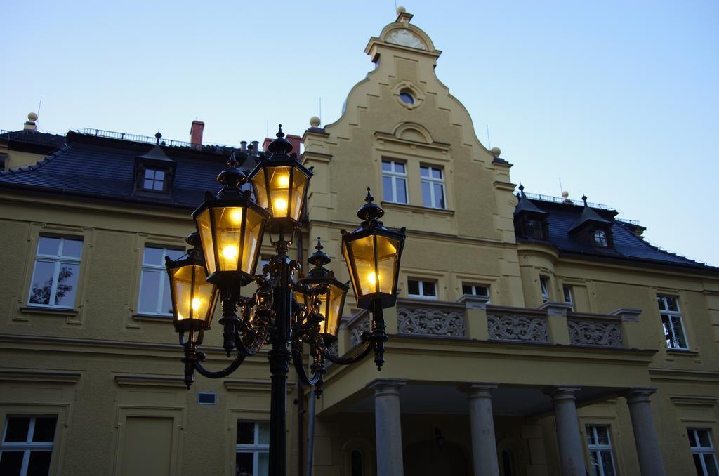 Pałac Gruszów Świdnica Exterior foto